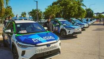 La Policía de Corrientes ahora cuenta con 50 vehículos híbridos Toyota Corolla Cross,